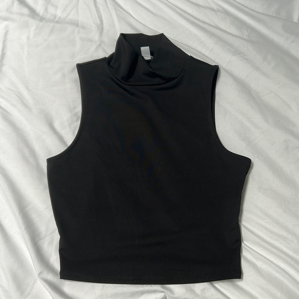 bar III essentials Deep Black Sleeveless Mock-Neck Tank Top